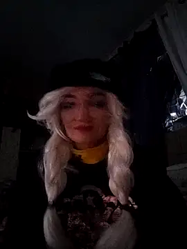 SweetLeila40 online show from February 3, 8:03 pm