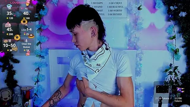 Snapshot of juniior_2311_ chatting on January 25, 9:46 pm juniior 2311 online show from January 25, 9:46 pm