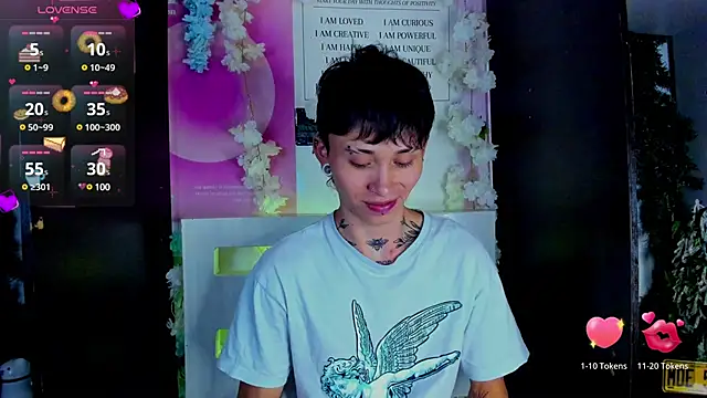 Snapshot of juniior_2311_ chatting on February 16, 9:05 pm juniior 2311 online show from February 16, 9:05 pm