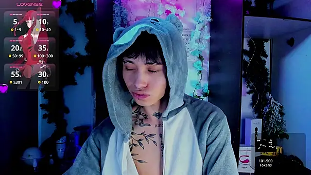 Snapshot of juniior_2311_ chatting on February 28, 1:47 pm juniior 2311 online show from February 28, 1:47 pm