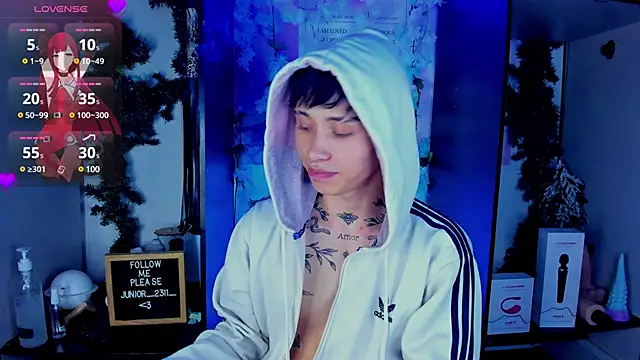 Snapshot of juniior_2311_ chatting on March 8, 2:45 am juniior 2311 online show from March 8, 2:45 am