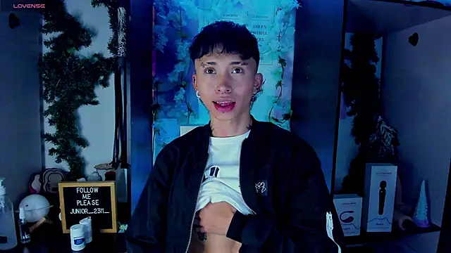 Snapshot of juniior_2311_ chatting on March 9, 12:21 am juniior 2311 online show from March 9, 12:21 am