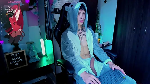 Snapshot of juniior_2311_ chatting on March 14, 2:30 pm juniior 2311 online show from March 14, 2:30 pm