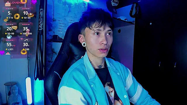 Snapshot of juniior_2311_ chatting on March 17, 8:51 pm juniior 2311 online show from March 17, 8:51 pm