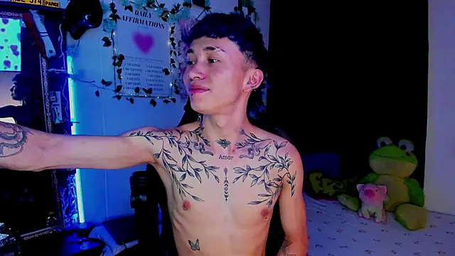 Snapshot of juniior_2311_ chatting on September 9, 4:23 am juniior 2311 online show from September 9, 4:23 am