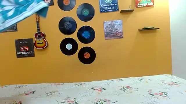 evaleribigtits18 online show from September 19, 2:07 pm