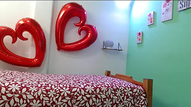 evaleribigtits18 online show from February 15, 11:56 pm