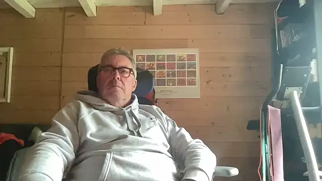 Snapshot of lelohop chatting on April 14, 11:27 am lelohop online show from April 14, 11:27 am