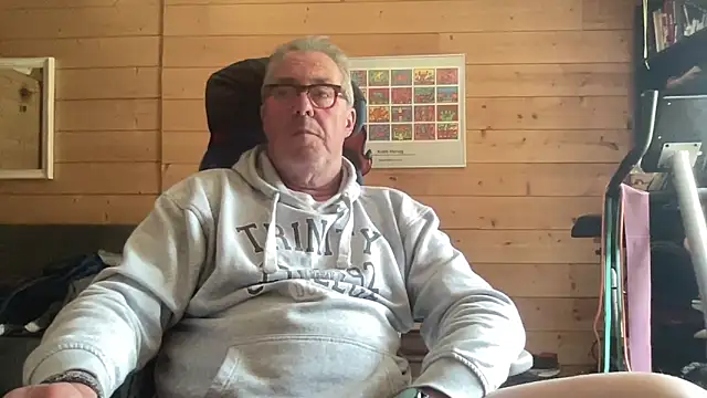 Snapshot of lelohop chatting on April 22, 11:12 am lelohop online show from April 22, 11:12 am
