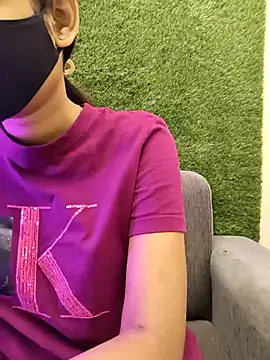 Snapshot of yhona_darling chatting on May 2, 8:41 am yhona darling online show from May 2, 8:41 am