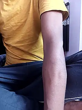 Snapshot of MUMTAJ-1 chatting on January 13, 1:33 am MUMTAJ-1 online show from January 13, 1:33 am