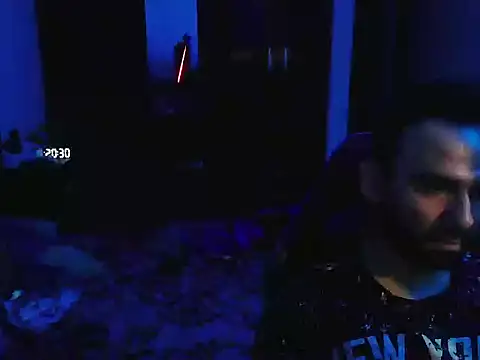 Snapshot of fraeminem chatting on April 4, 1:26 am fraeminem online show from April 4, 1:26 am