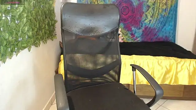 Snapshot of BurningVenus12 chatting on January 12, 8:36 pm BurningVenus12 online show from January 12, 8:36 pm