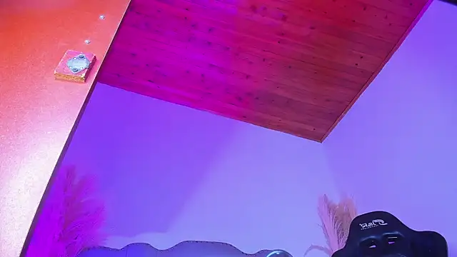 Tahiraa  online show from October 8, 1:09 pm