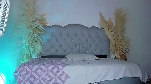 Tahiraa  online show from February 25, 1:21 pm