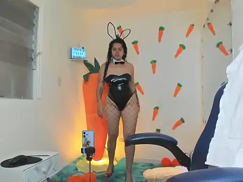 alexa-cooper- online show from March 27, 3:45 pm