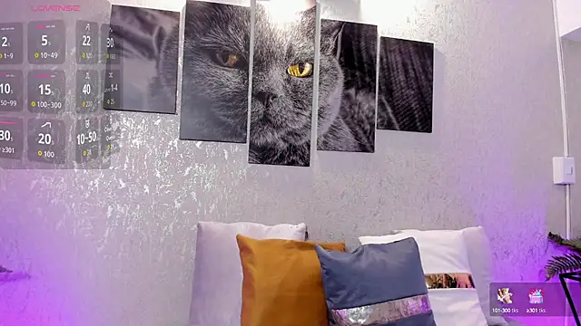 lilicooper  online show from October 17, 8:44 pm