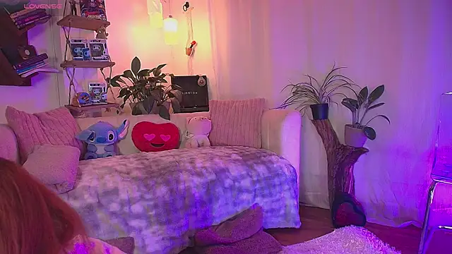 Snapshot of HANNAH_LOVEE chatting on June 12, 2:32 am HANNAH LOVEE online show from June 12, 2:32 am