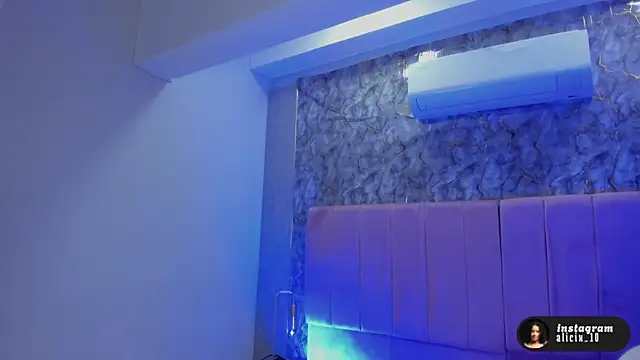 Snapshot of aliccecooper chatting on January 10, 10:50 am aliccecooper online show from January 10, 10:50 am