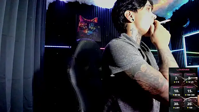 ZhoeStrong online show from November 9, 7:50 am