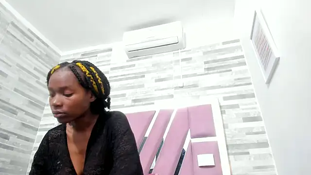 Snapshot of ebony_march chatting on March 13, 6:34 pm ebony march online show from March 13, 6:34 pm