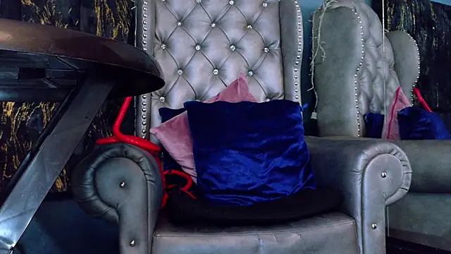 LusstCruella online show from March 24, 2:44 pm