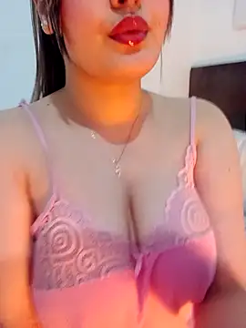 im here- online show from February 1, 5:00 pm