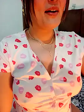 im here- online show from May 8, 8:14 pm