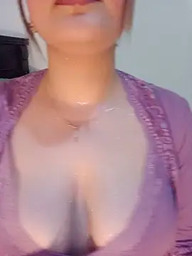 Snapshot of im_here- chatting on June 26, 7:18 pm im here- online show from June 26, 7:18 pm