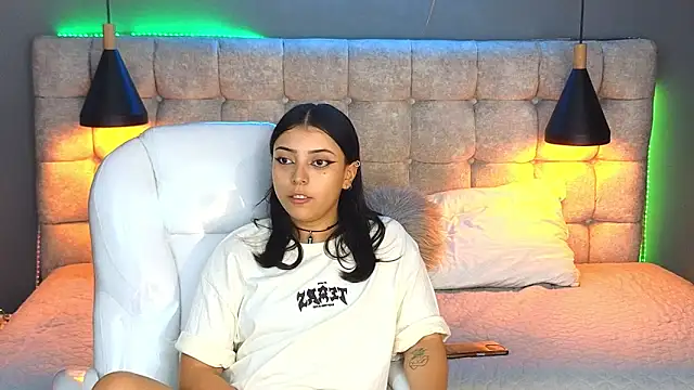 Laia and Aloby online show from January 27, 7:24 pm