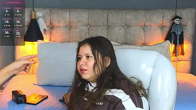 Laia and Aloby online show from October 11, 10:19 pm