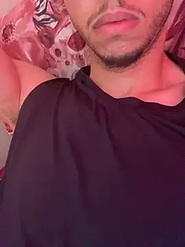 Snapshot of Young_arabe chatting on June 20, 3:59 pm Young arabe online show from June 20, 3:59 pm