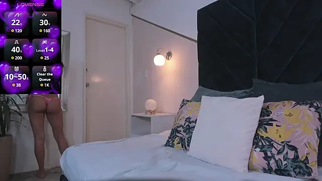 melaniee jones online show from December 12, 6:10 pm