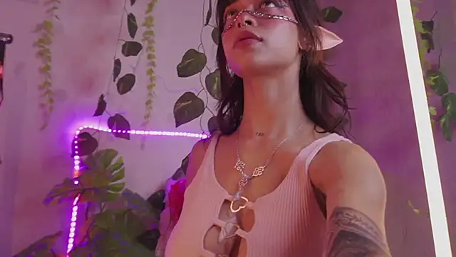 Kitty arts online show from December 5, 8:00 pm