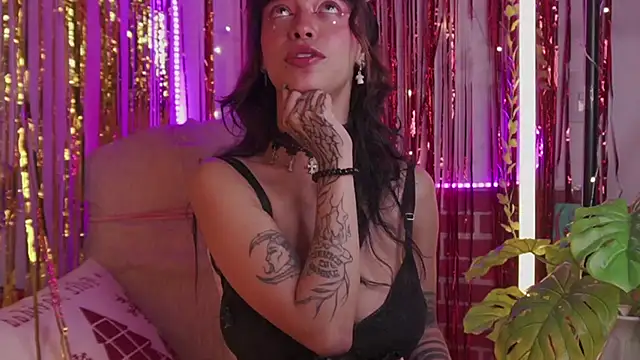 Kitty arts online show from December 16, 11:39 pm