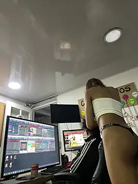 Nikol Rang   online show from January 13, 7:00 am