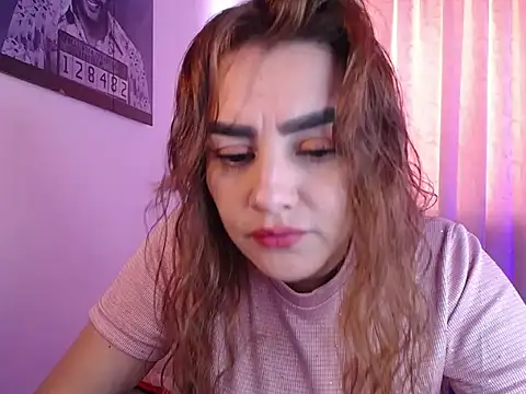 Snapshot of Lu_perez chatting on February 18, 7:32 pm Lu perez online show from February 18, 7:32 pm