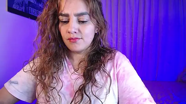 Snapshot of Lu_perez chatting on March 18, 5:10 am Lu perez online show from March 18, 5:10 am