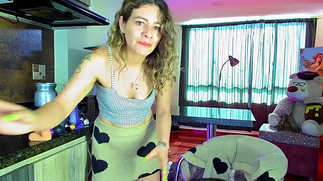 Snapshot of oriana_thomson2 chatting on January 21, 2:26 pm oriana thomson2 online show from January 21, 2:26 pm