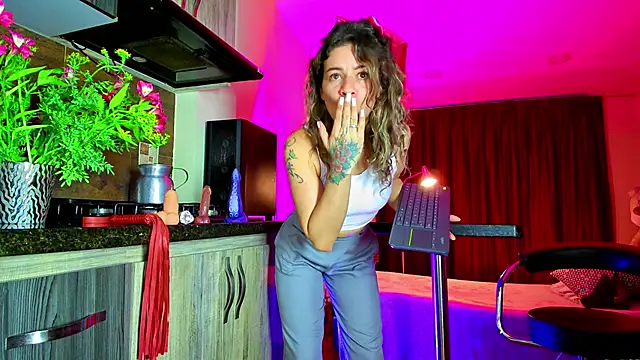 Snapshot of oriana_thomson2 chatting on January 27, 11:22 pm oriana thomson2 online show from January 27, 11:22 pm
