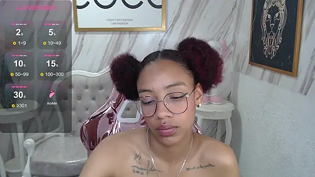 Violeth b online show from January 28, 7:00 pm