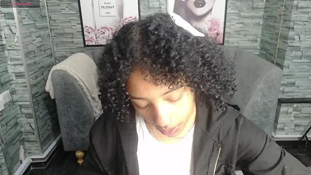 Snapshot of Violeth_b chatting on September 22, 12:51 pm Violeth b online show from September 22, 12:51 pm