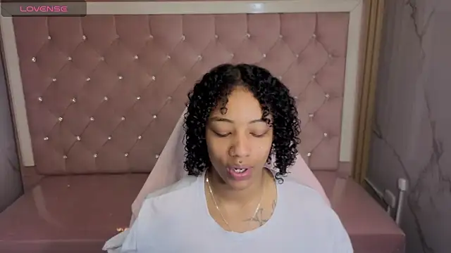 Violeth b online show from December 20, 1:07 pm