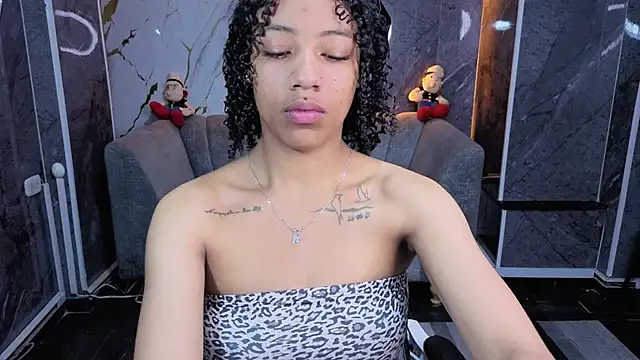 Snapshot of Violeth_b chatting on April 24, 1:02 pm Violeth b online show from April 24, 1:02 pm