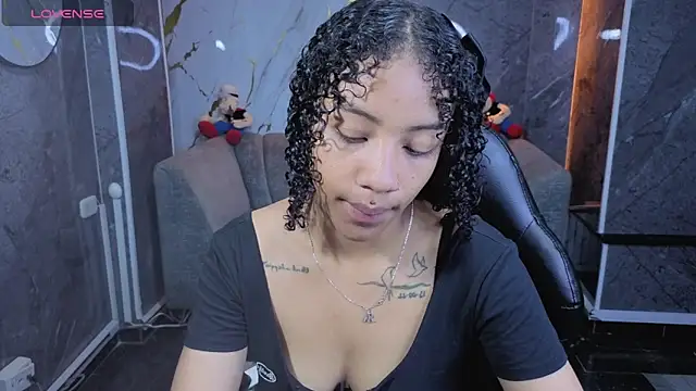 Snapshot of Violeth_b chatting on April 27, 12:58 pm Violeth b online show from April 27, 12:58 pm