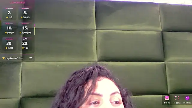 Snapshot of SelenSummer chatting on February 20, 9:33 am SelenSummer online show from February 20, 9:33 am