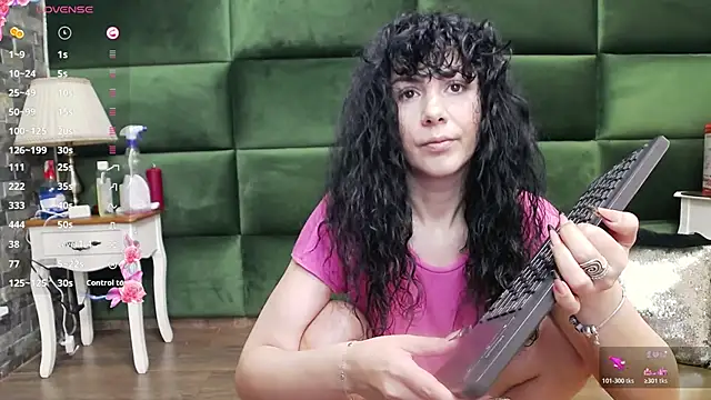 Snapshot of SelenSummer chatting on October 27, 8:02 pm SelenSummer online show from October 27, 8:02 pm