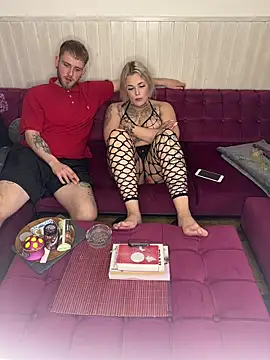 Snapshot of elina_may chatting on March 8, 4:06 pm elina may online show from March 8, 4:06 pm