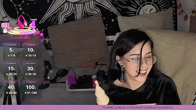 LisandreLaVenale online show from November 14, 9:46 pm