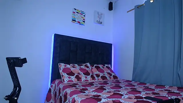 Snapshot of IssabellaLopez chatting on March 18, 3:15 pm IssabellaLopez online show from March 18, 3:15 pm